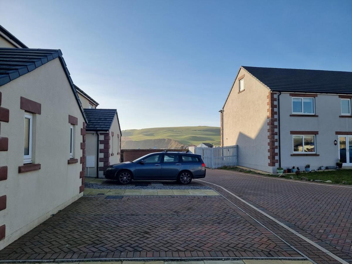 Impeccable Beachfront 2-Bed Cottage In St Bees Exterior foto