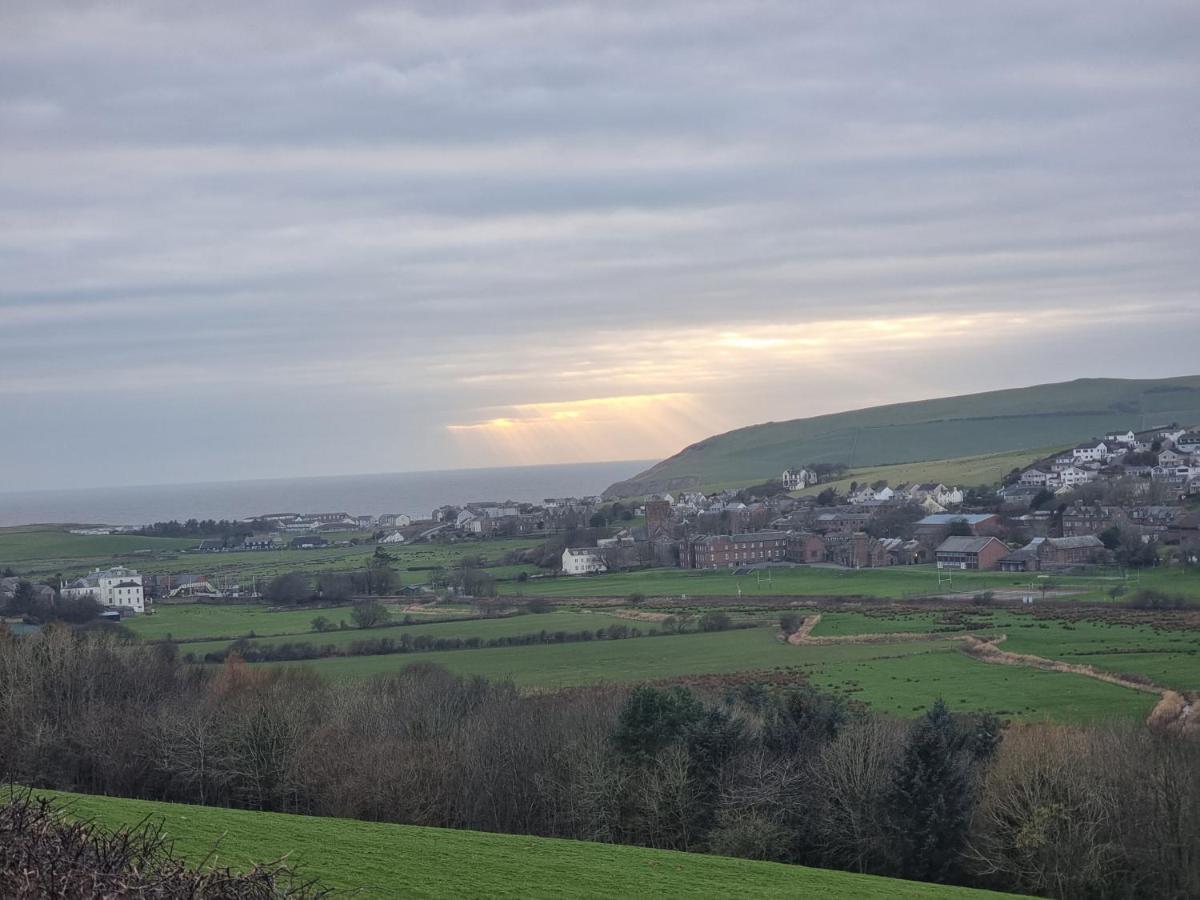 Impeccable Beachfront 2-Bed Cottage In St Bees Exterior foto